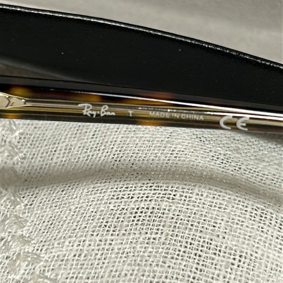 Ray-Ban frames with case - Picture 5 of 13